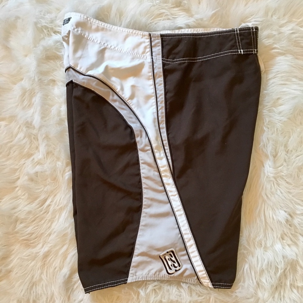 Lot of 4 Pair of Men’s Shorts-ALL LARGE - Picture 3 of 6